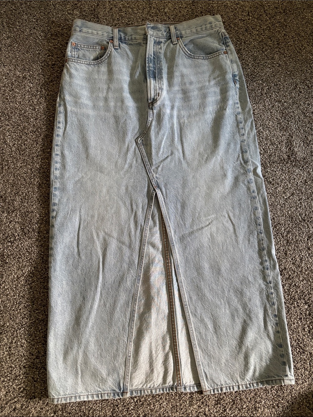 Denim Forum “The 90s vintage maxi skirt”. Light Wash Women's Denim Skirt